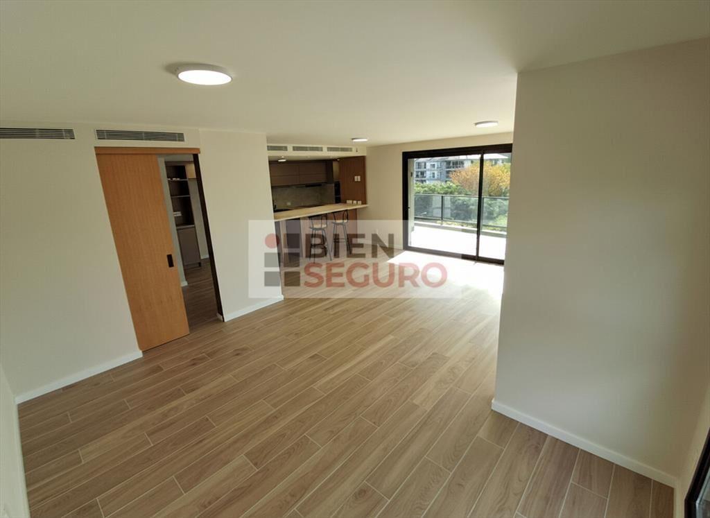 Penthouse de 3 dormitorios en alquiler en Carrasco Norte. C