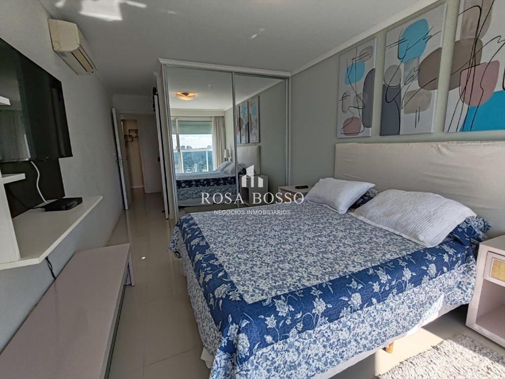 En venta apartamento 2 dormitorios en Playa Mansa