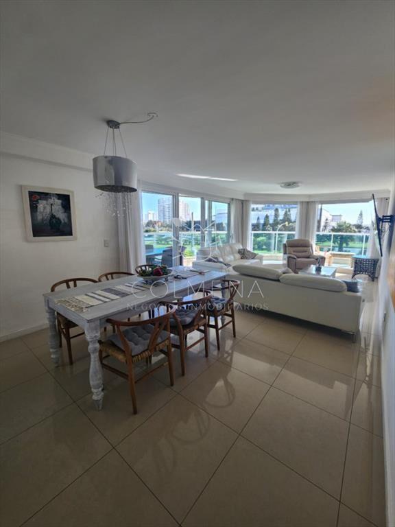 Apartamento en Punta del Este, Mansa