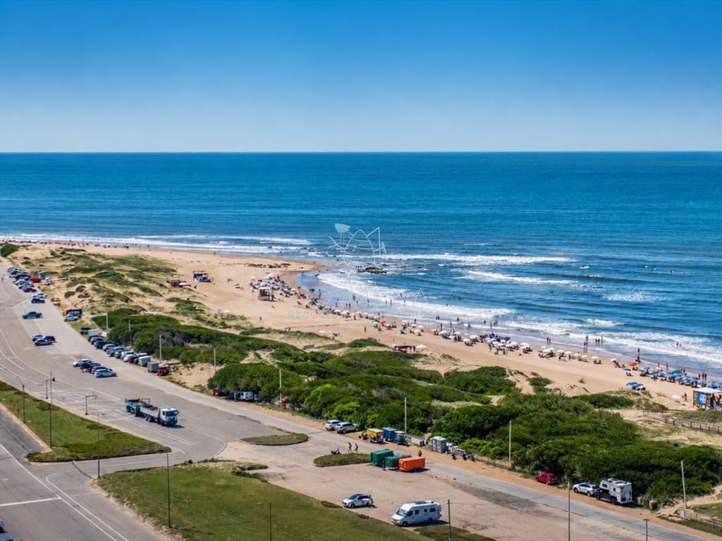 Hermoso Pent-house en torre Imperiale - zona de la Brava -
