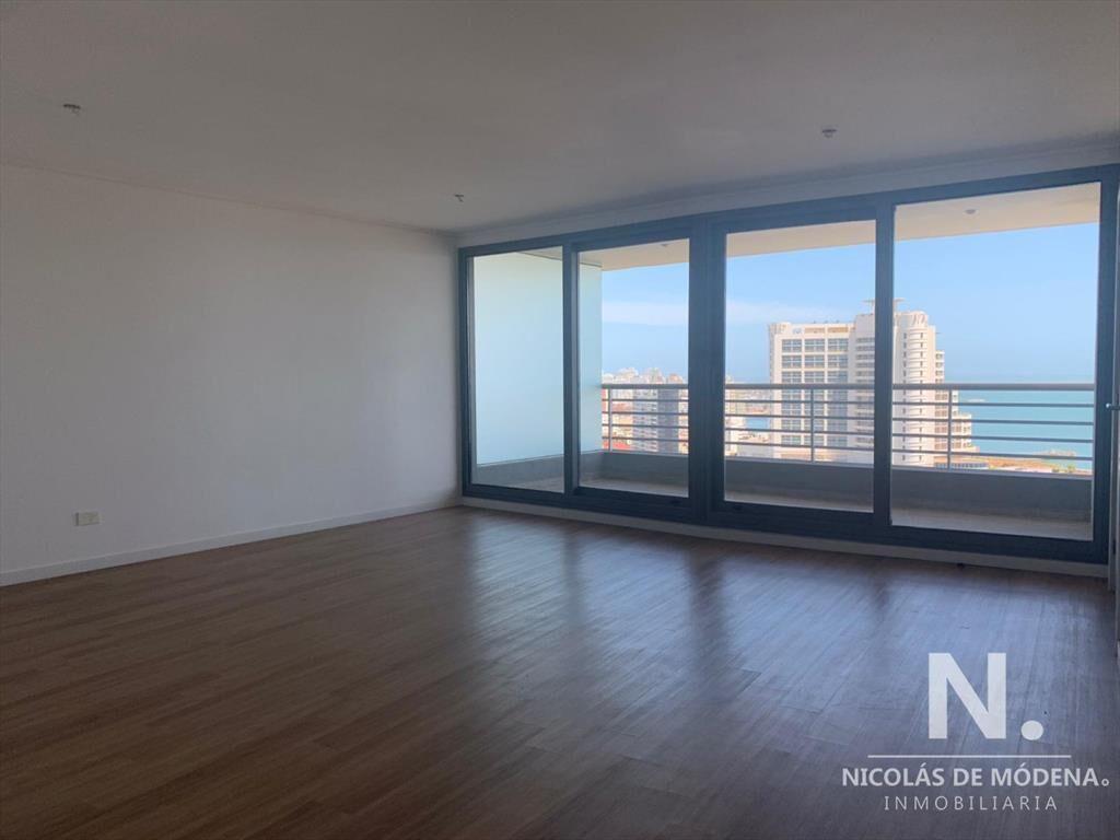 Apartamento de dos Dormitorios con Vista al Mar en Venta Al