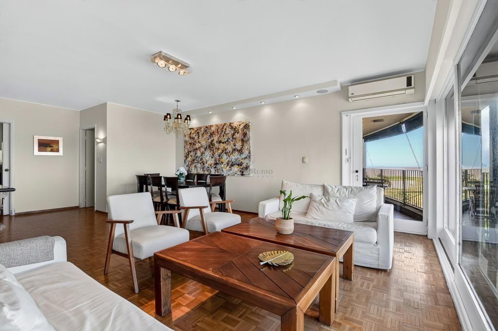 BR ARTIGAS Y RAMBLA! 140 MTS. FRENTE AL GOLF! TODO RECI...