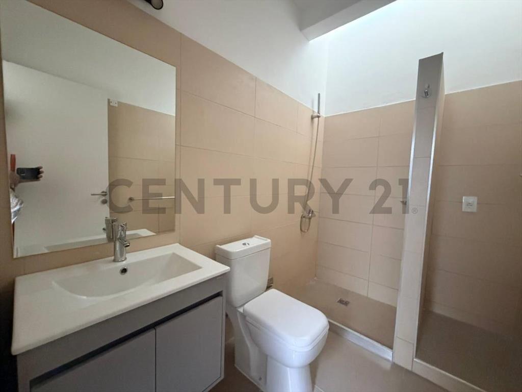 Casa a ESTRENAR/Reciclada/mt Bulevar Artigas/Cochera 2 au...