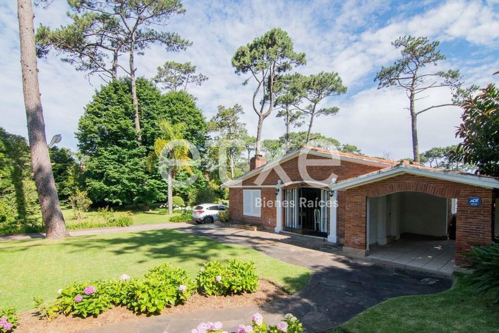Casa en Venta Enorme Terreno Cantegril Punta del Este...