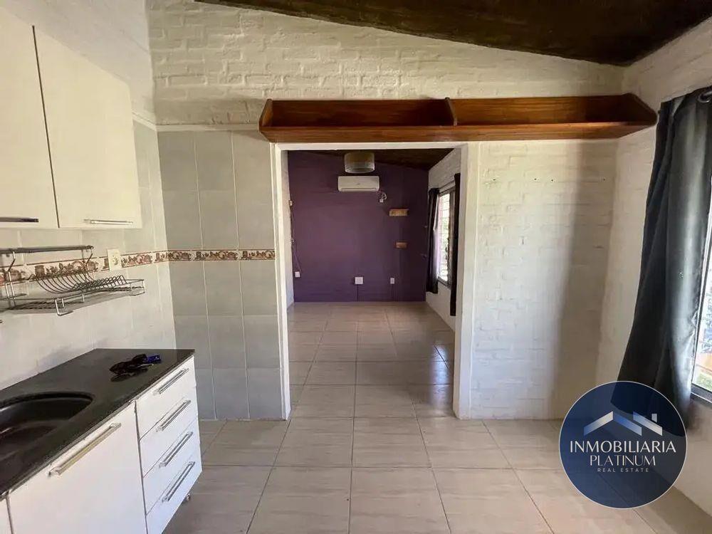 Casa en venta c/ cochera en Atlántida