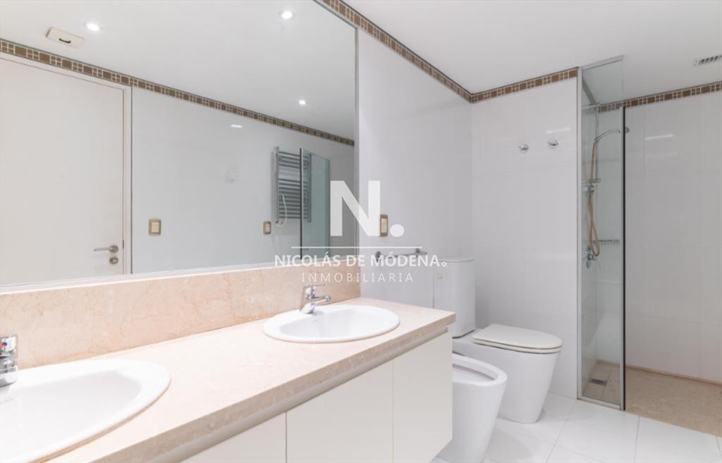 Vende apartamento de 2 dormitorios en Brava Punta