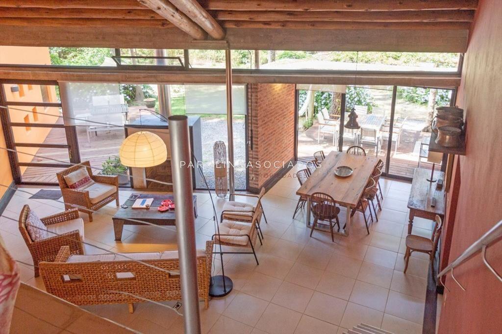 VENTA DE CASA DE 3 DORMITORIOS EN LAGUNA BLANCA