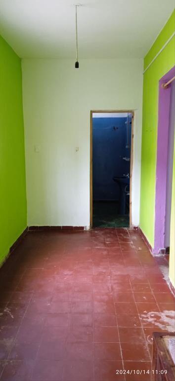 Dos casas alquiladas en venta a una cuadra de Av. Garzón.