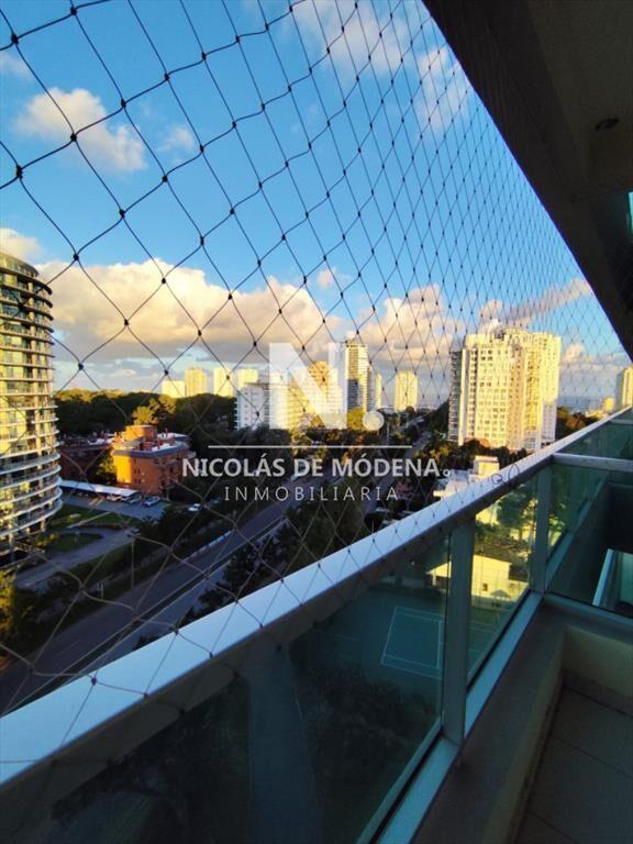 Apartamento en Venta de 3 dormitorios, Roosevelt