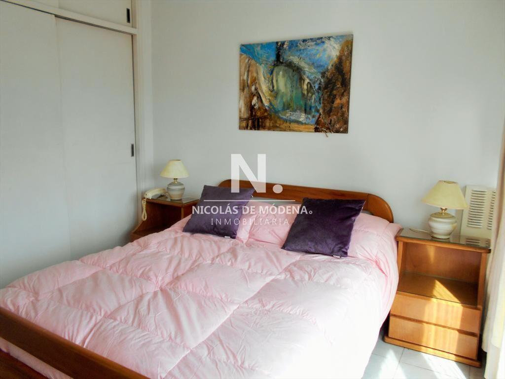 En venta apartamento de 2 dormitorios, en con al