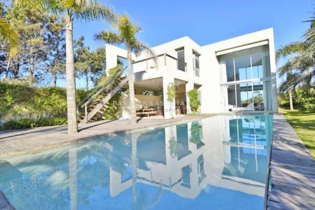 Casa en venta de 4 dormitorios en Laguna Blanca,