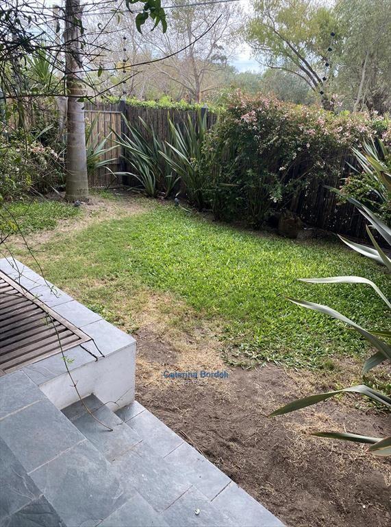 De revista Planta baja con jardín y patio $ 58.000