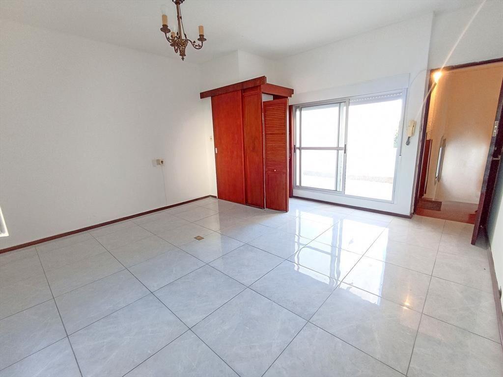 Apartamento en Alquiler. Monoambiente, kitchenette, Baño