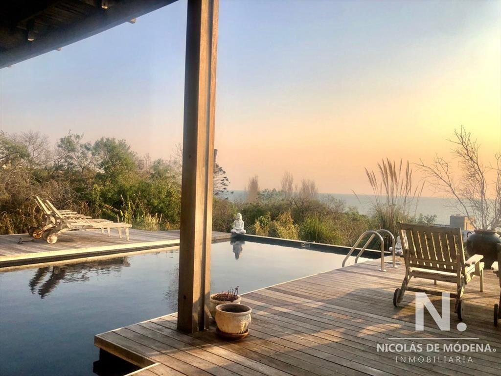 Hermosa Casa en Punta Ballena, con Excepcional vista al mar