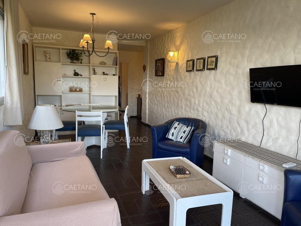 Venta de apartamento de dos dormitorios en Playa