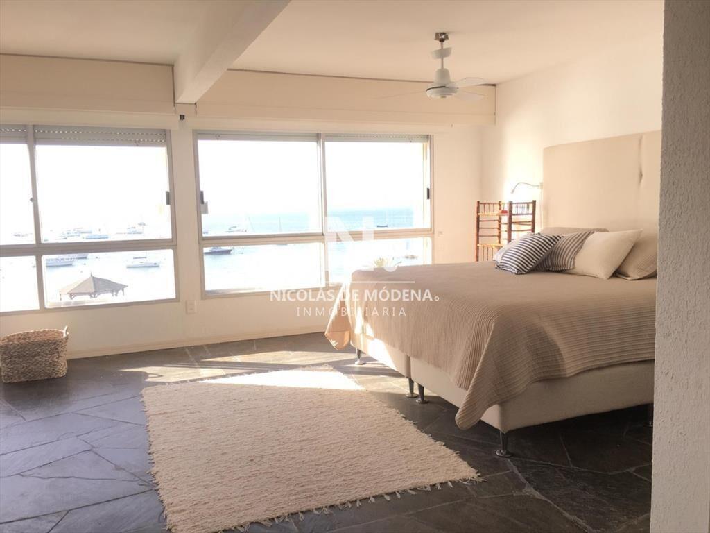 Vende Departamento de 3 dormitorios frente al de