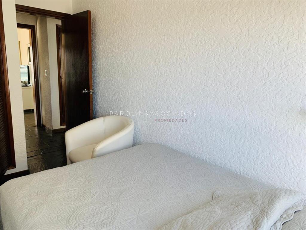 Apartamento de 3 dormitorios en Torres del Plata II, Punta