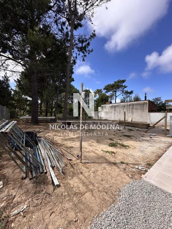 Vende casa de 3 dormitorios en Jardines de Punta