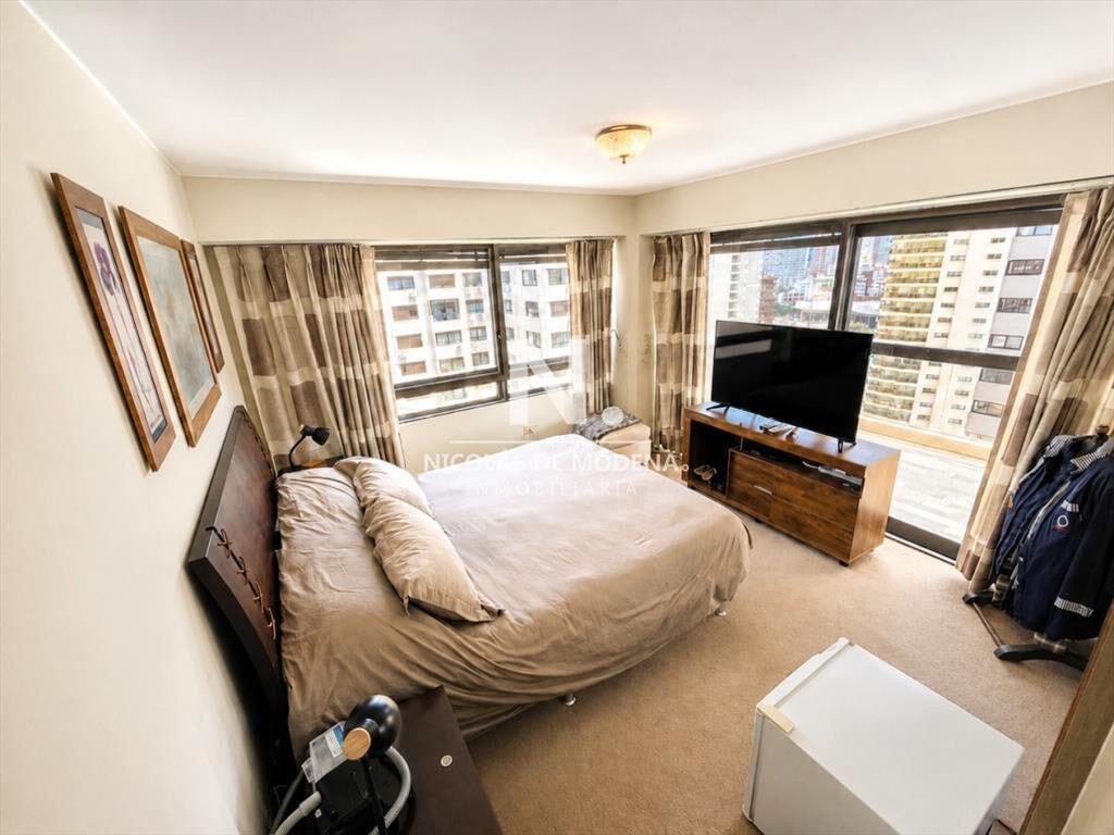 Apartamento en Venta, 3 dormitorios y servicio, en Playa Br