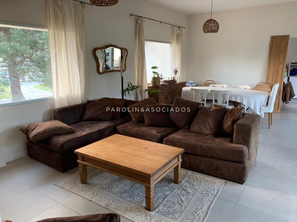 Casa en venta de 3 dormitorios en barrio cerrado