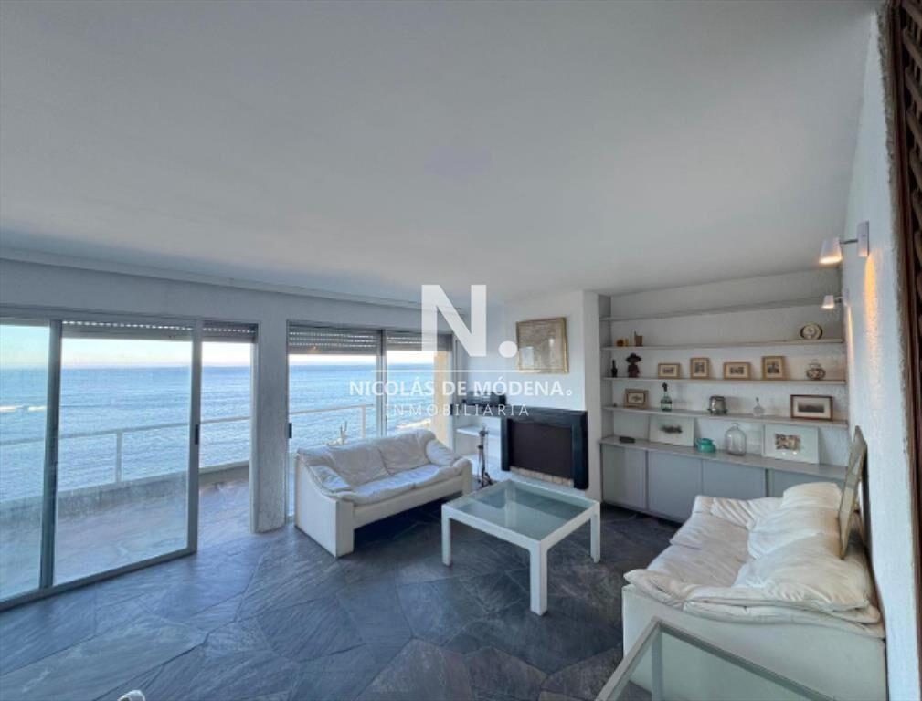 En venta impecable apartamento de 3 dormitorios con Balcon,