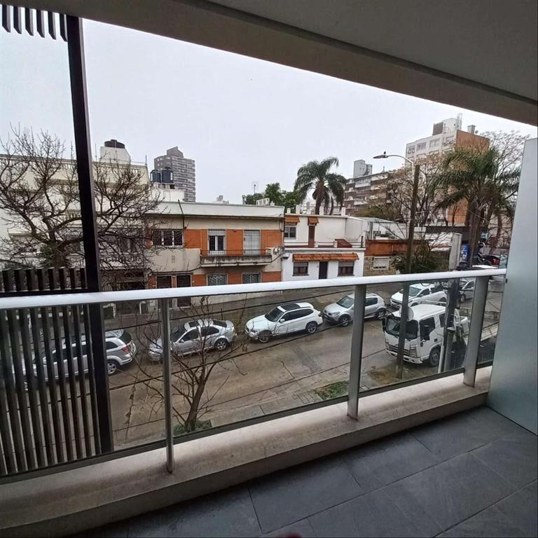 Alquiler Monoambiente Pocitos Nuevo al frente con balcón 1