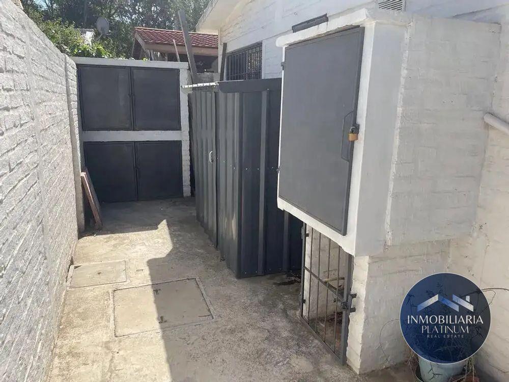 Casa en venta c/ cochera en Atlántida