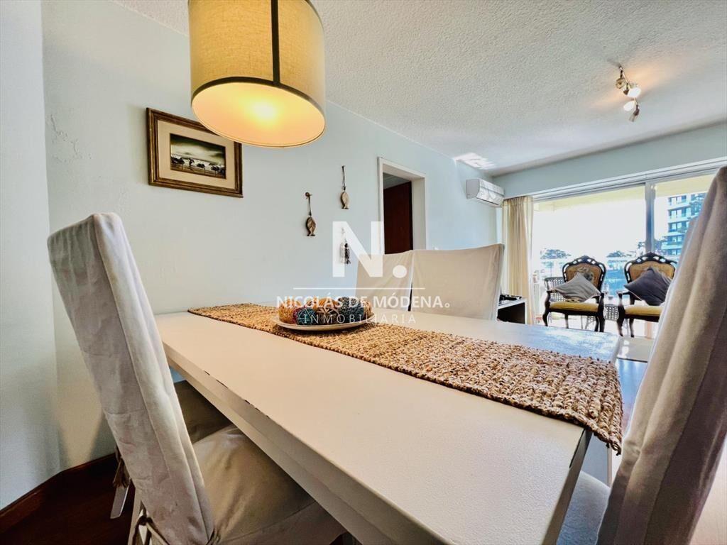 Se vende apartamento de 2 dormitorios en Roosevelt Punta de