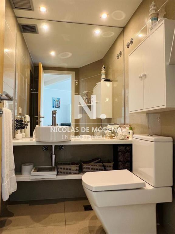 Vende impecable apartamento de 3 dormitorios, con