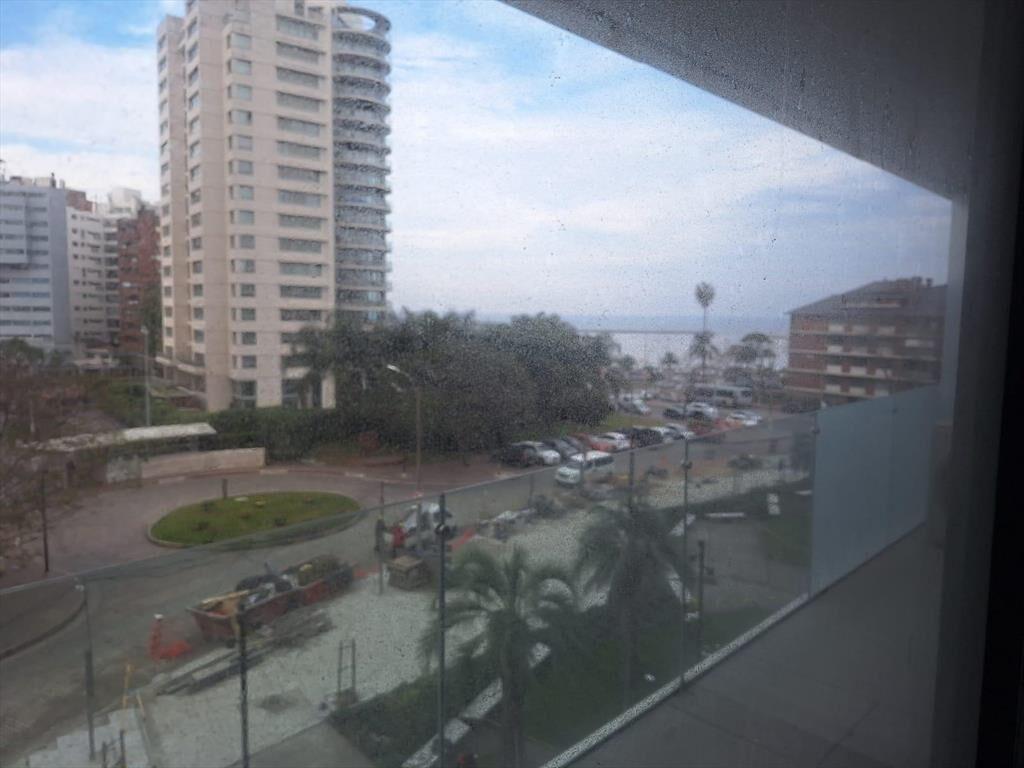 VENTA Apartamento 1 Dormitorio con garaje Puerto del Buceo