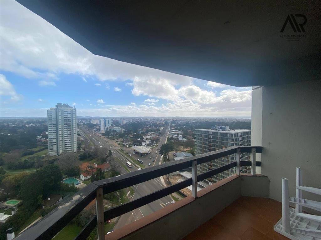 Apartamento en venta c/ cochera en Roosevelt