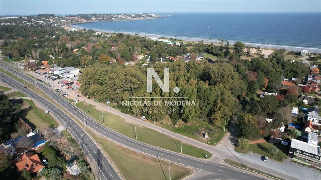 Espectacular Lote sobre Ruta Interbalnearia en en