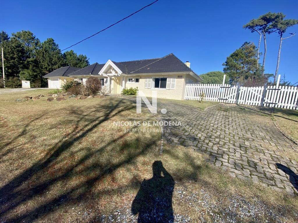 Venta casa 3 dormitorios en playa mansa Punta del