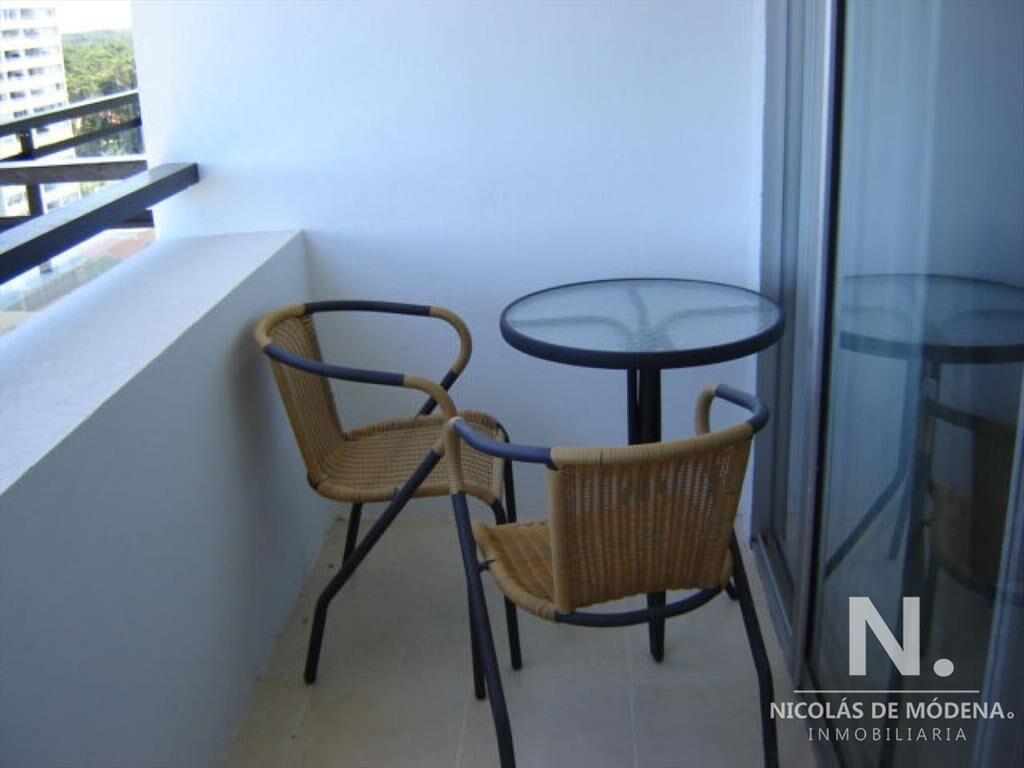 Apartamento 2 dormitorios con servicios vista a la mansa