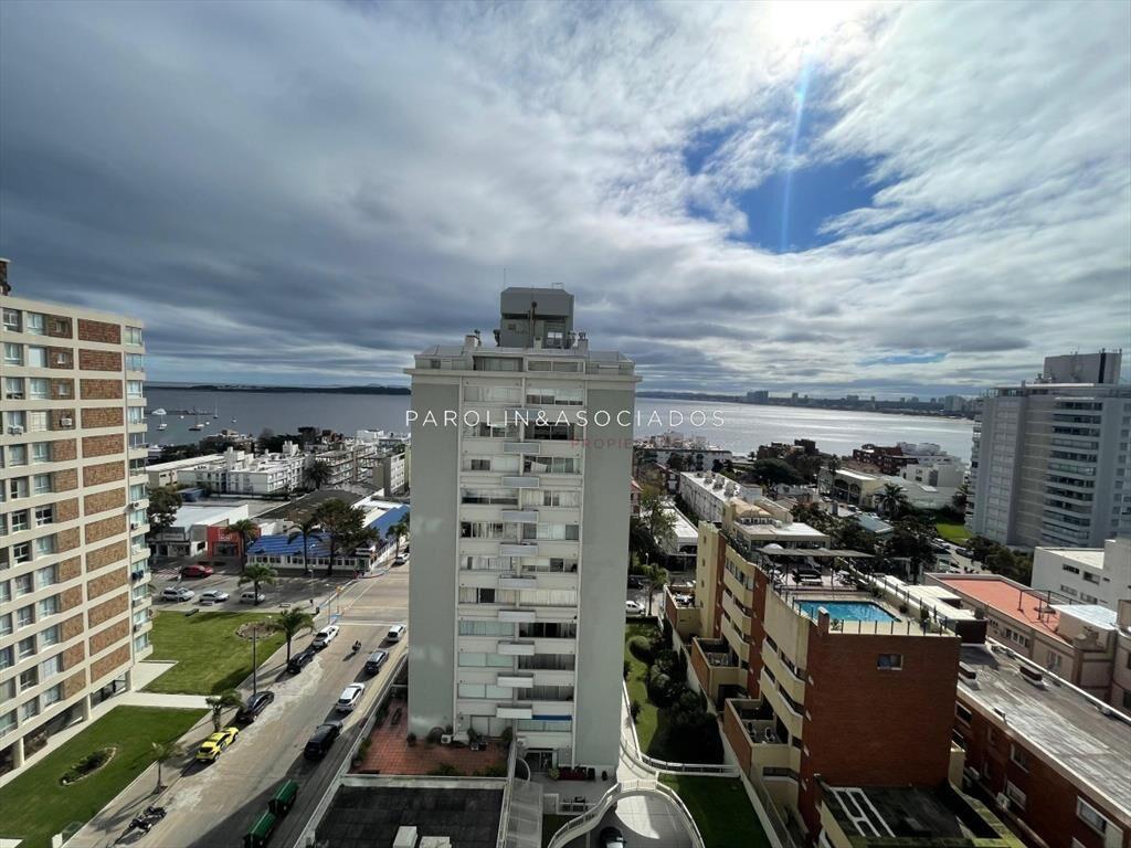 Apartamento en venta de 3 dormitorios en Punta