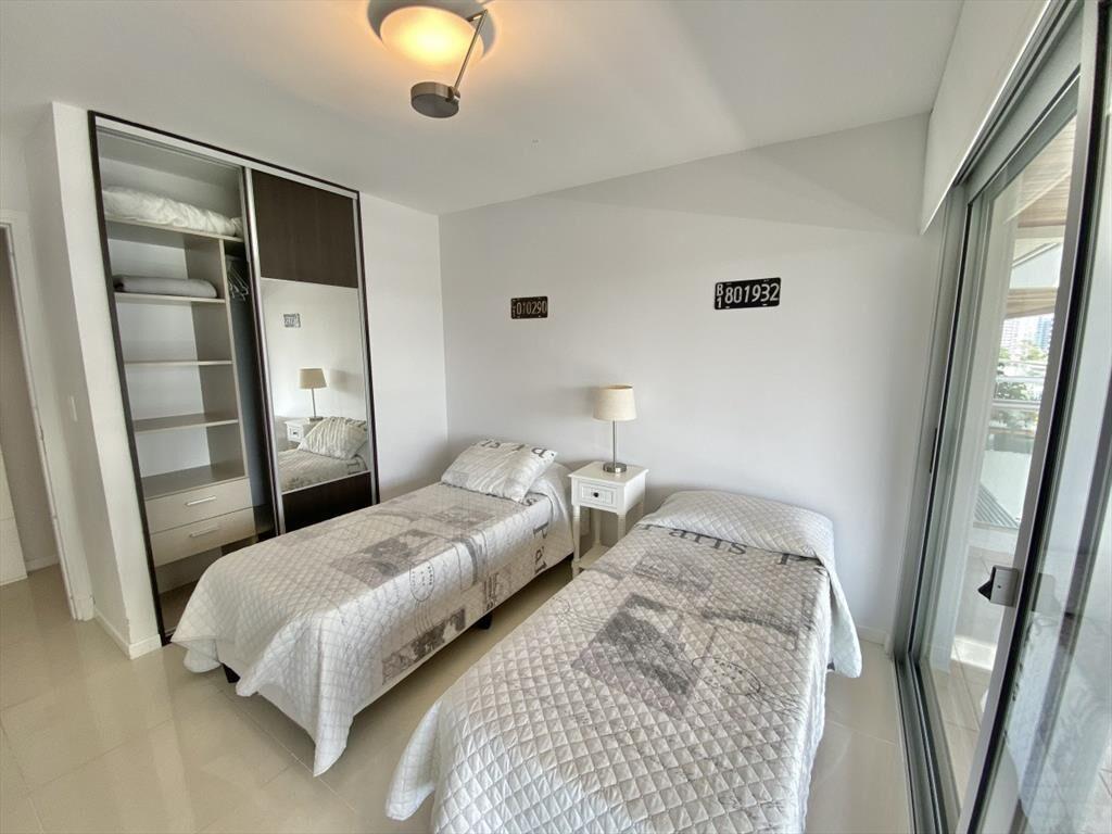 VENTA DE APARTAMENTO DE 2 DORMITORIOS Y MEDIO EN
