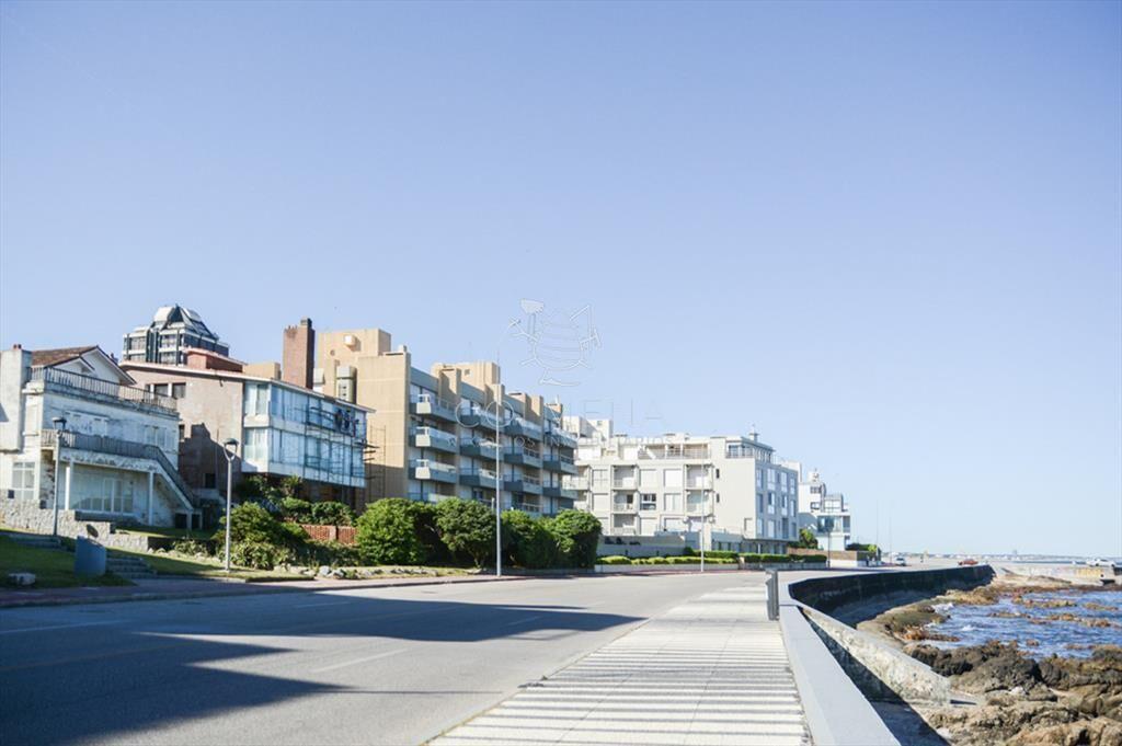 Espectacular lote frente al mar, ideal inversores