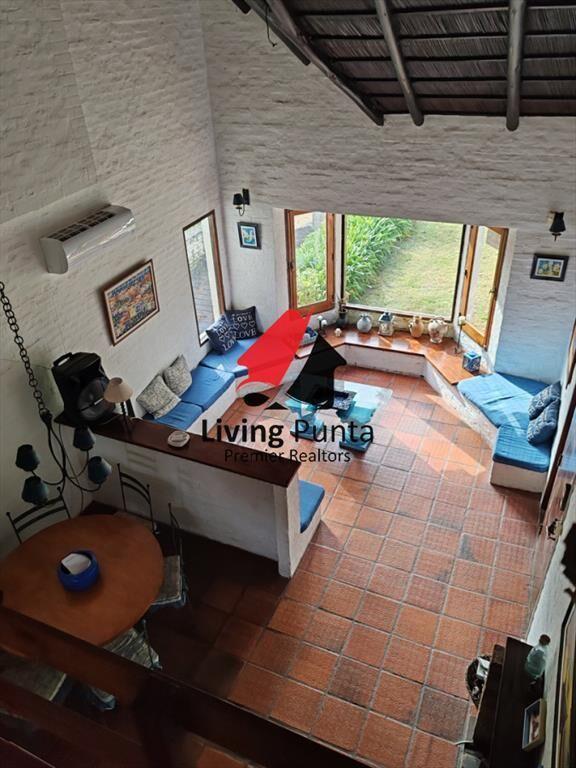 Hermosa casa en venta con piscina en punta del