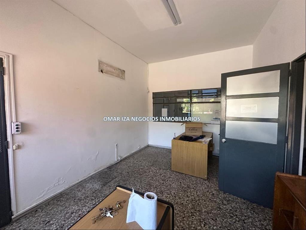 Venta local industrial Sayago, galpón deposito con oficinas
