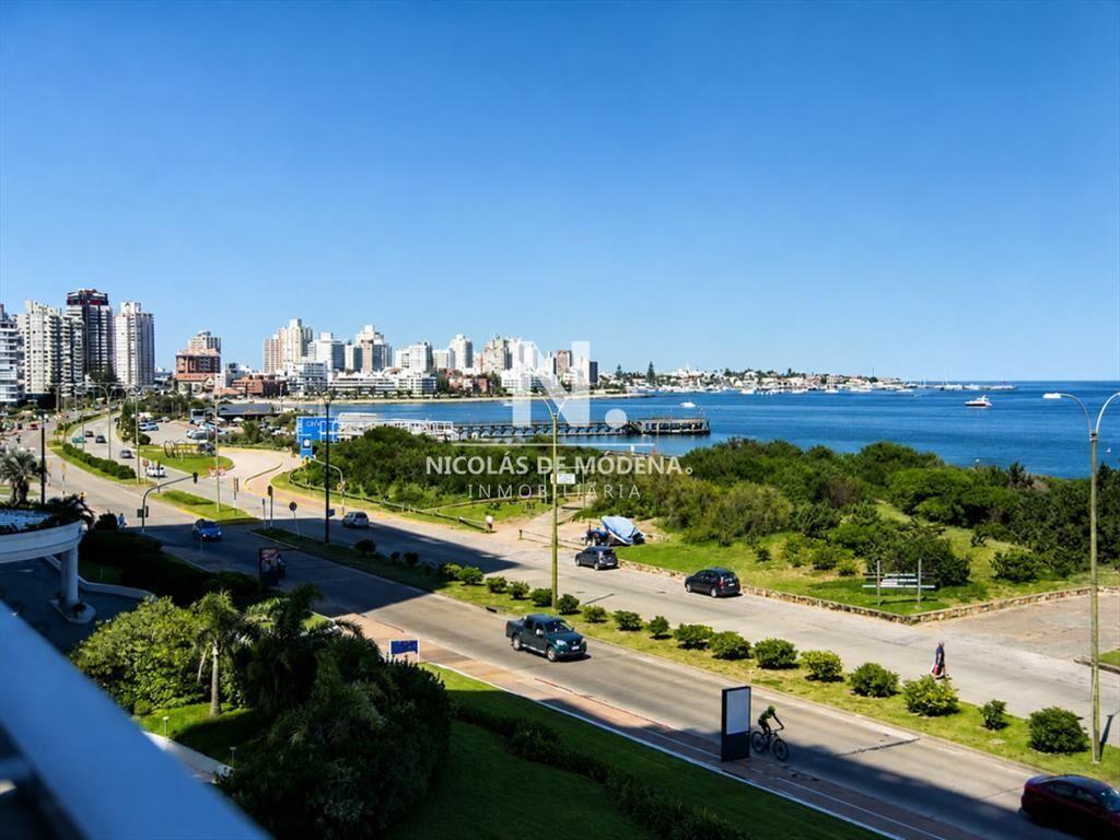 Hermoso Departamento en venta con vista al mar, primera fil