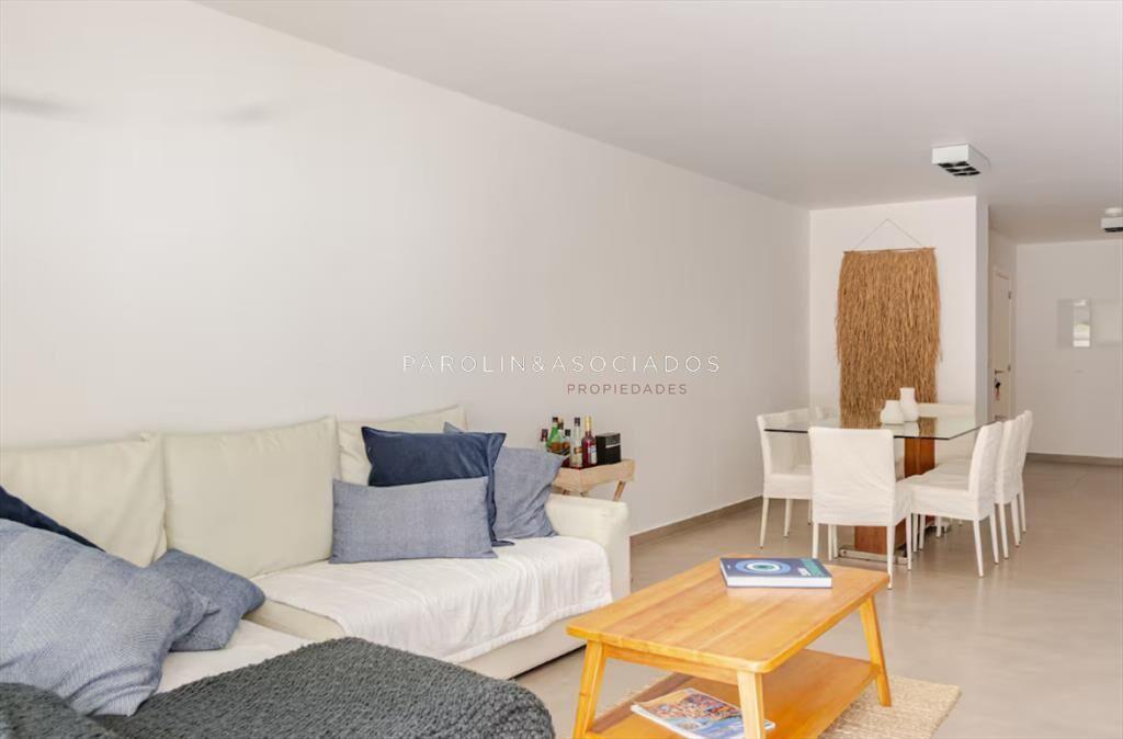 Departamento en Venta de 3 Dormitorios en Rincon