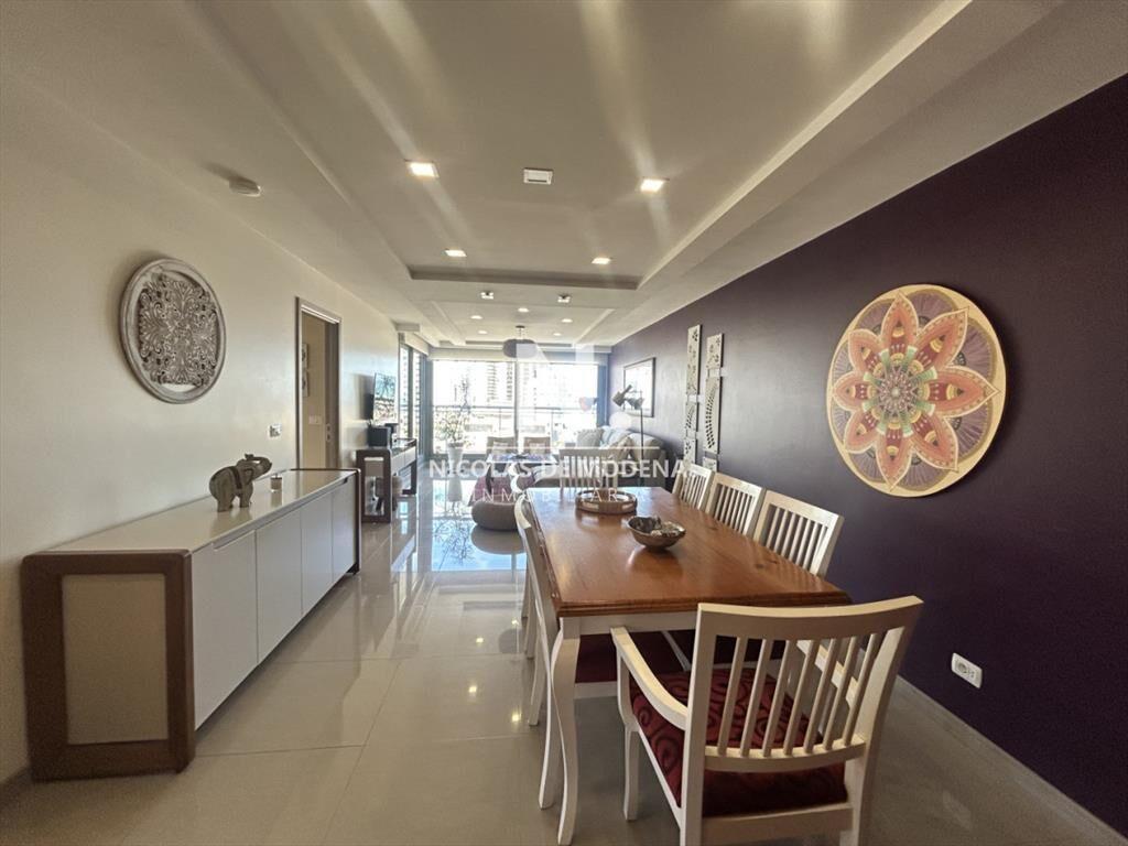 Venta apartamento de 2 dormitorios, 3 baños y en
