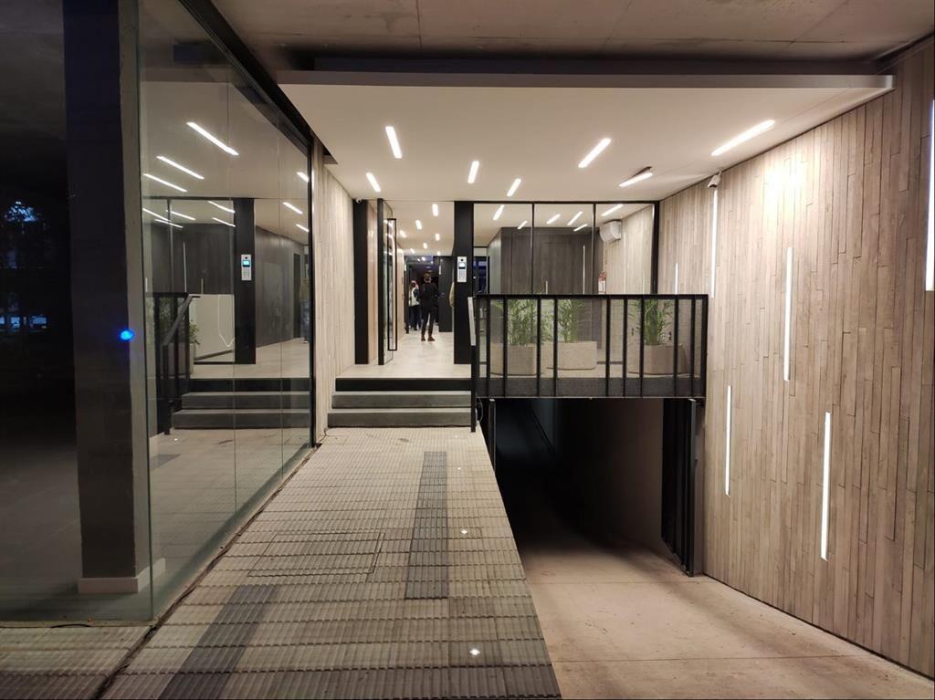 VENTA CON RENTA - Oficina Pocitos Nuevo - A metros WTC -