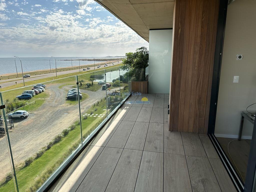 Apartamento de 3 dormitorios en Wallmer Lagoon ,