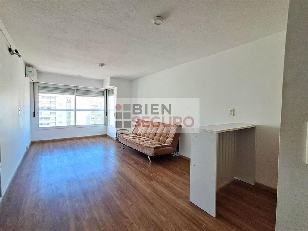 Cómodo monoambiente en alquiler en Pocitos. Apto para vivie