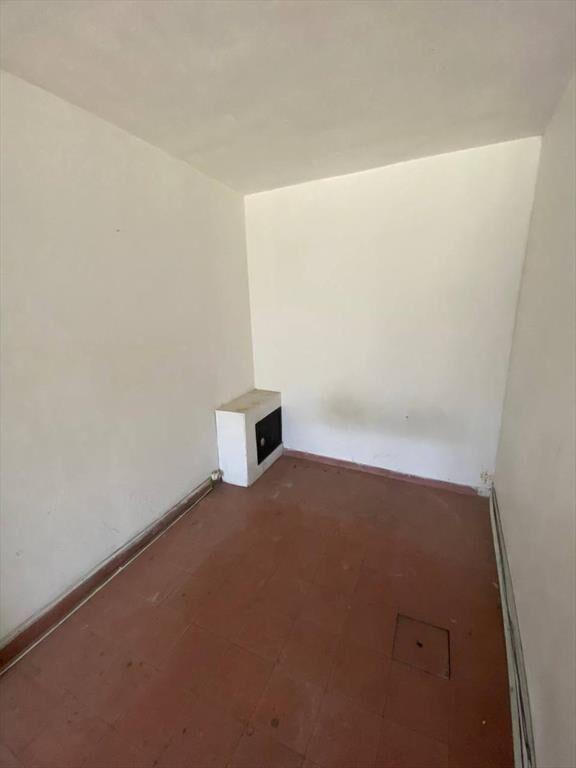 Vendo Local de 275m2. Con amplios ventanales, local esquina