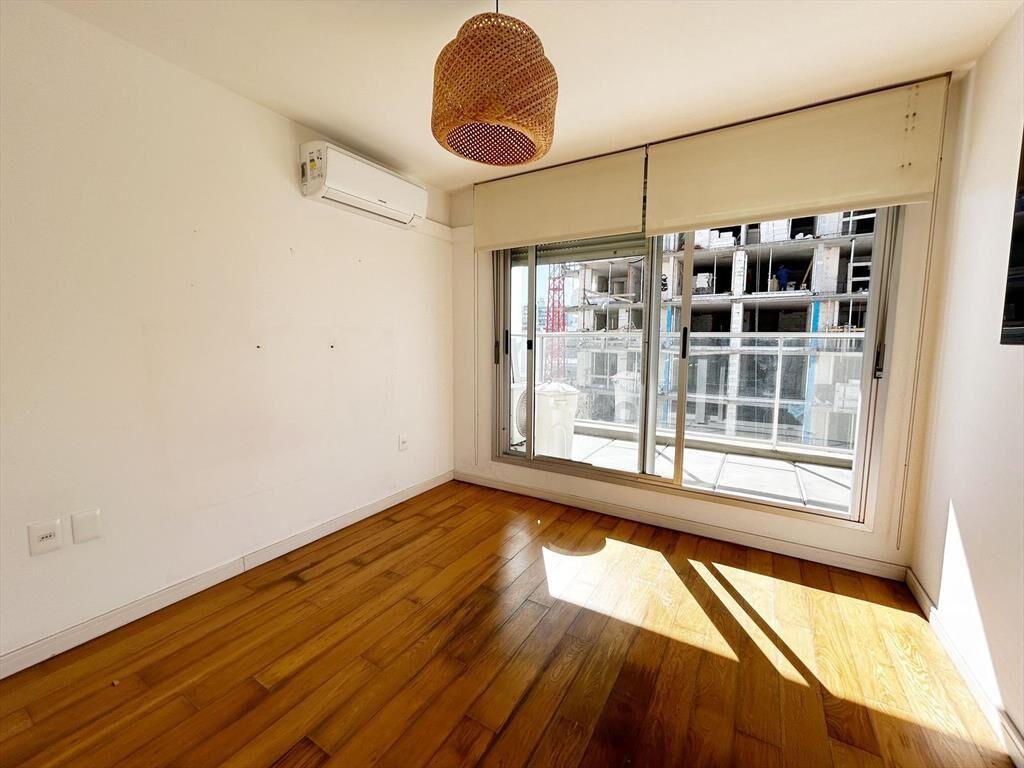Alquiler Apartamento de 2 dormitorios y cochera en Pocitos