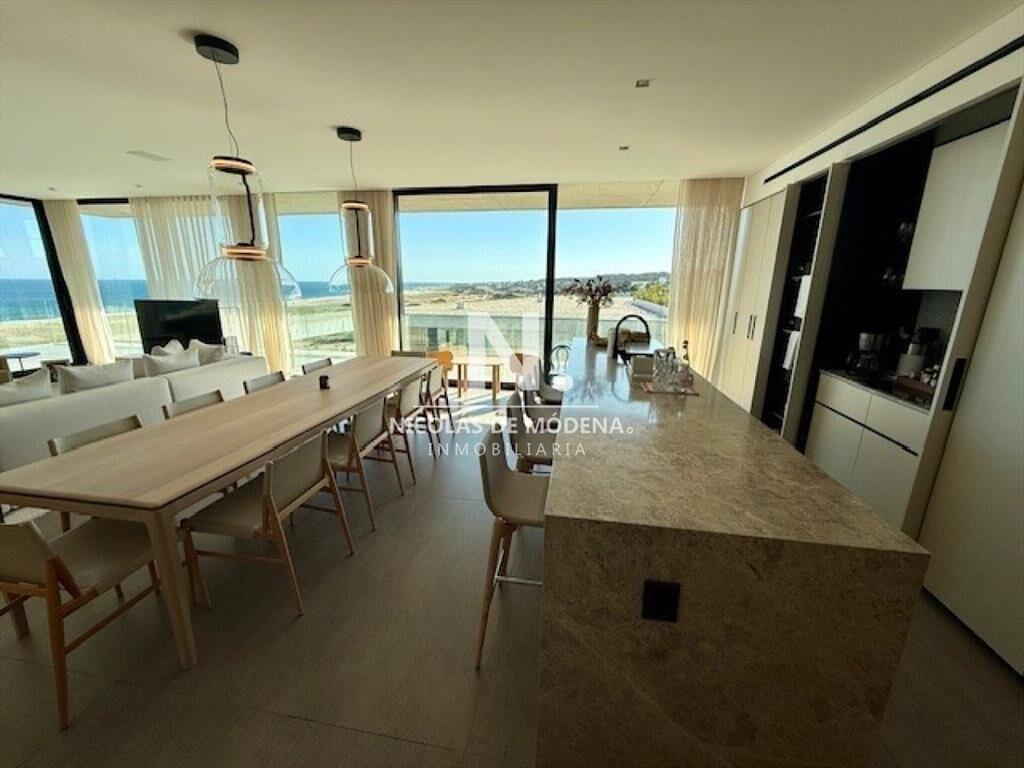En venta apartamento en manantiales de 4 dormitorios, con v