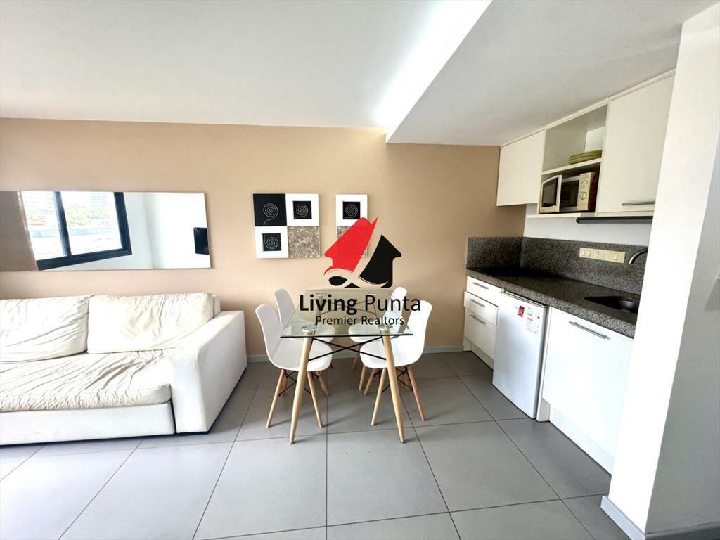 Apartamento en Alquiler por temporada a una y del