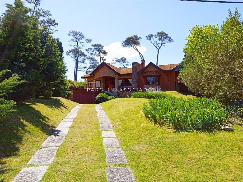Casa en venta de 3 dormitorios en Pinares, Punta del Este.
